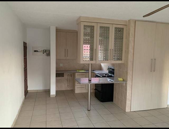 2 BEDROOM APARTMENT FOR SALE IN VANDERBIJLPARK SE 3